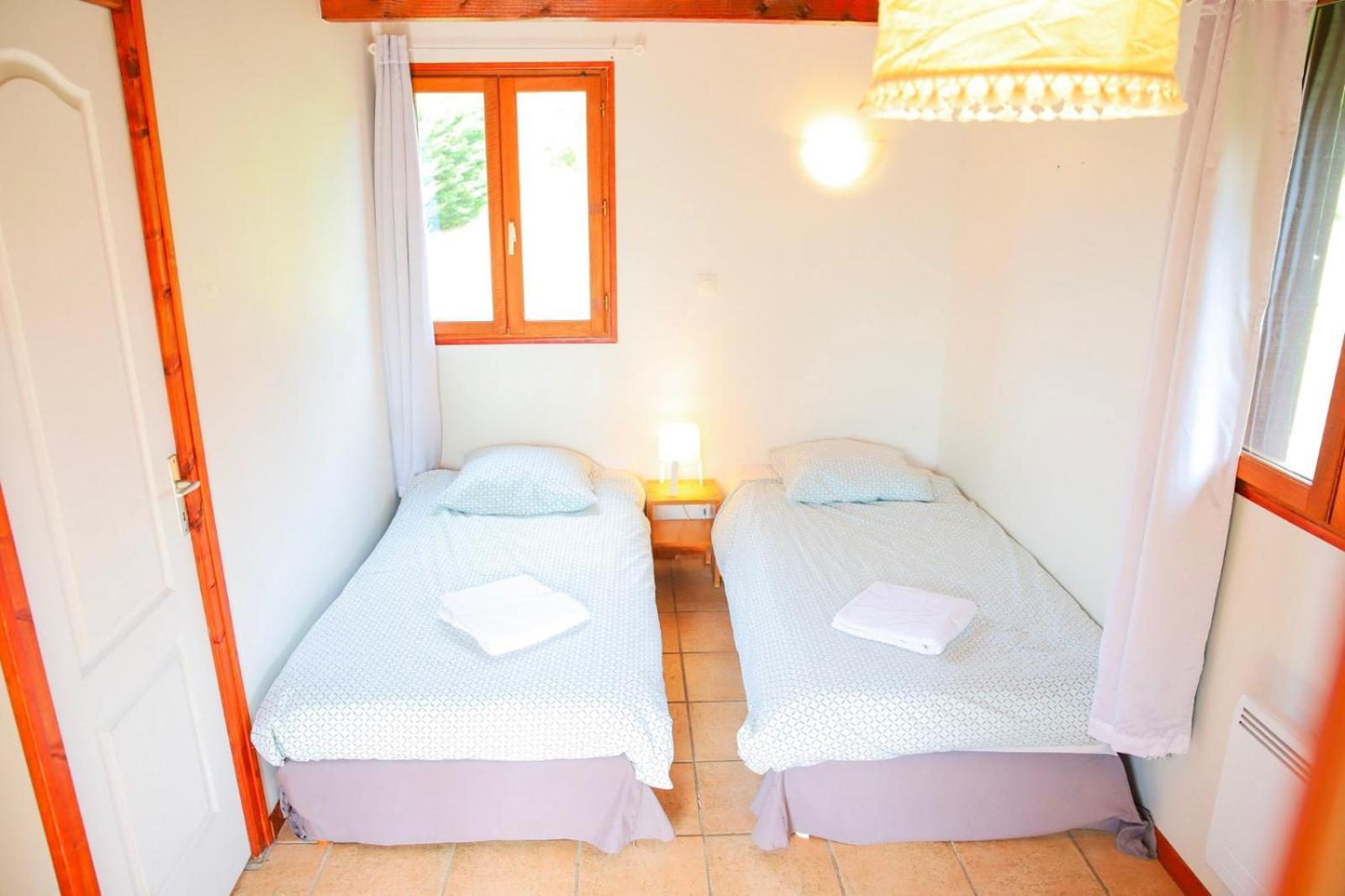 Les Cabanes Parisiennes - Chalets 1H30 From Paris - 62P Sainte-Geneviève-des-Bois Eksteriør bilde