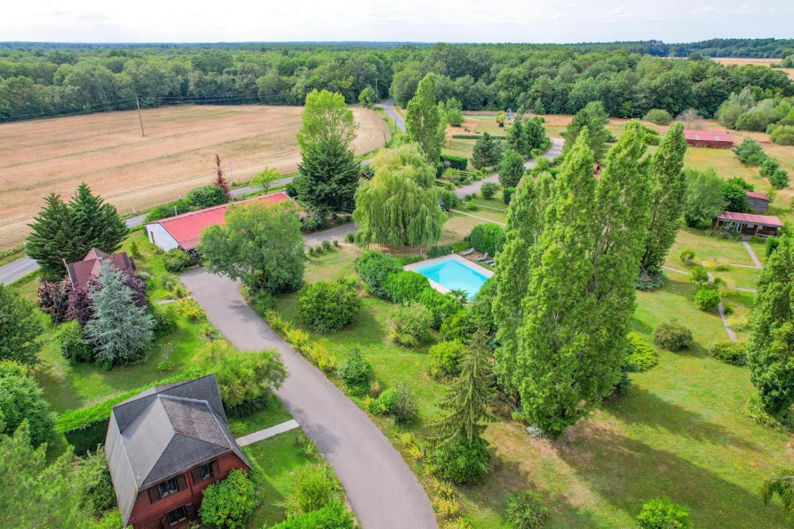 Les Cabanes Parisiennes - Chalets 1H30 From Paris - 62P Sainte-Geneviève-des-Bois Eksteriør bilde
