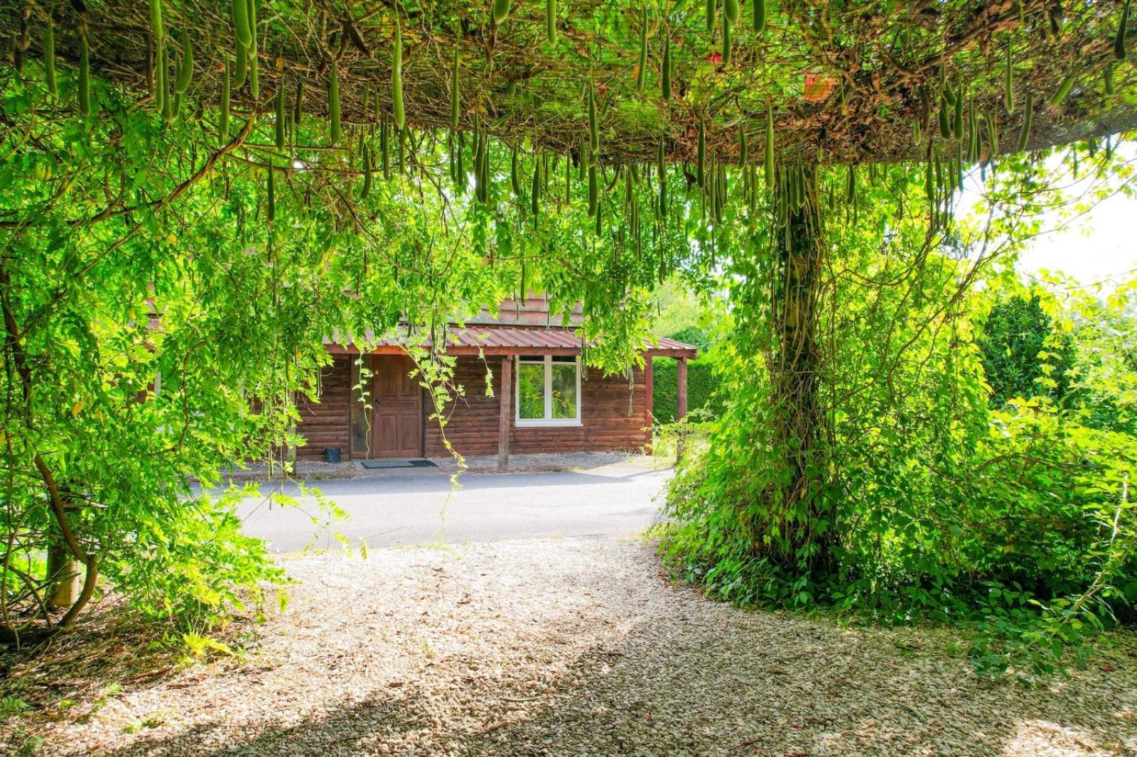 Les Cabanes Parisiennes - Chalets 1H30 From Paris - 62P Sainte-Geneviève-des-Bois Eksteriør bilde