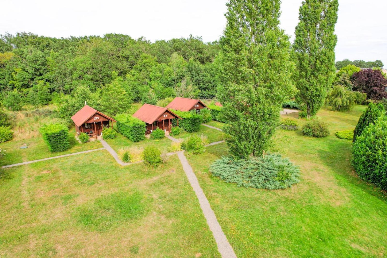 Les Cabanes Parisiennes - Chalets 1H30 From Paris - 62P Sainte-Geneviève-des-Bois Eksteriør bilde